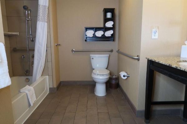 Hampton Inn By Hilton And Suites Salinas image 15