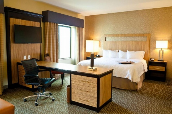 Hampton Inn By Hilton And Suites Salinas image 21