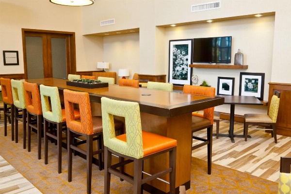 Hampton Inn By Hilton And Suites Salinas Main image